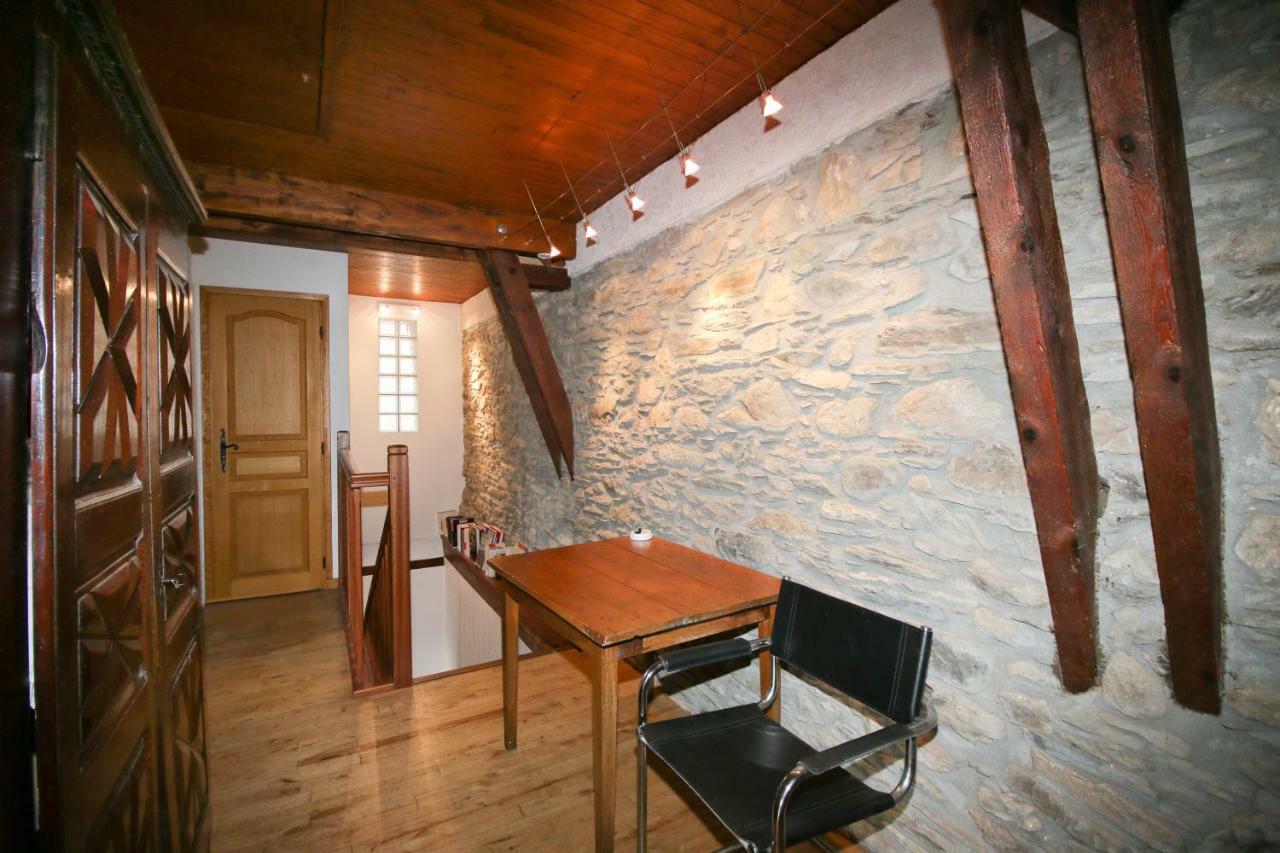 הוילה Bagnères-de-Luchon Pyrenees Stone Mountain House מראה חיצוני תמונה